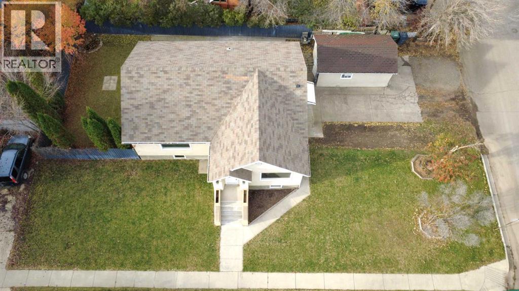 164 5 Street SE, photo 5 of 44