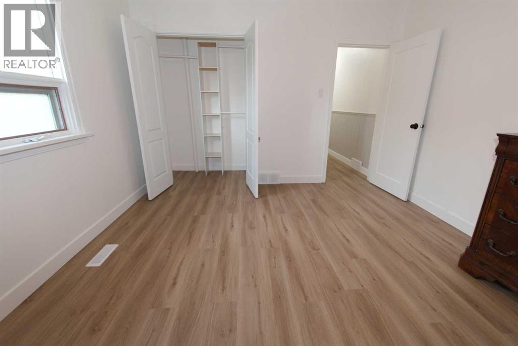 164 5 Street SE, photo 17 of 44