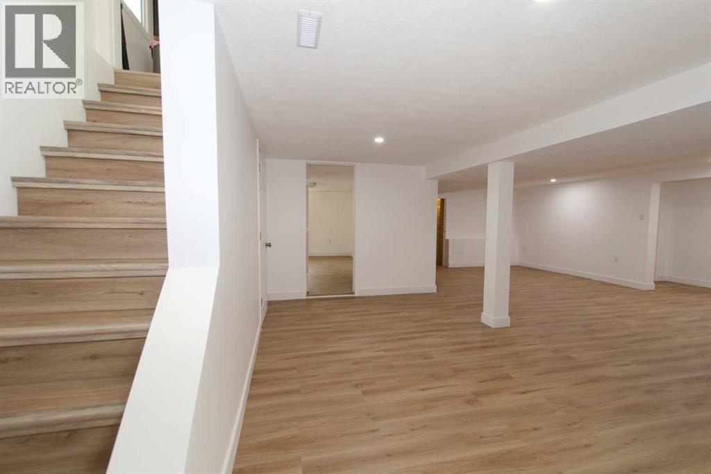 164 5 Street SE, photo 22 of 44