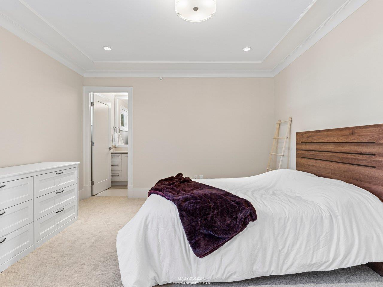 1340 Kent Street, White Rock — photo 15