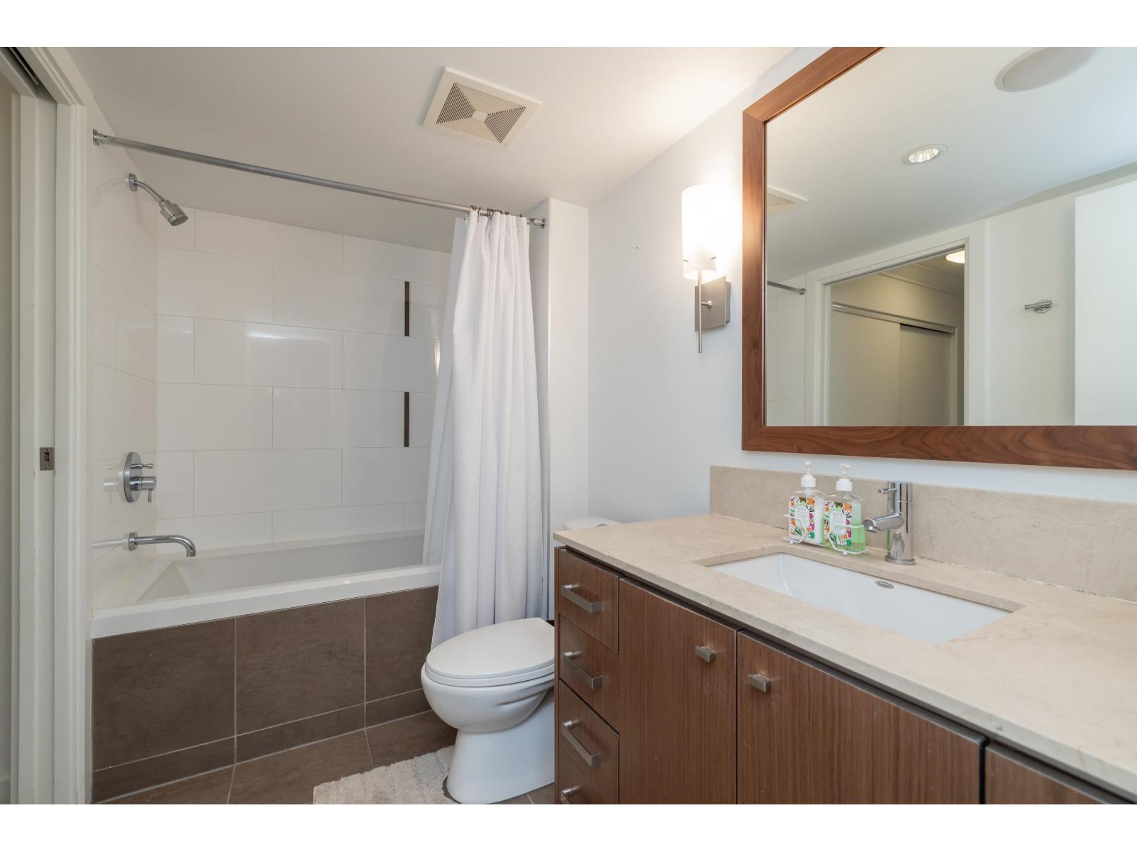 207 2940 King George Boulevard, Surrey — photo 18