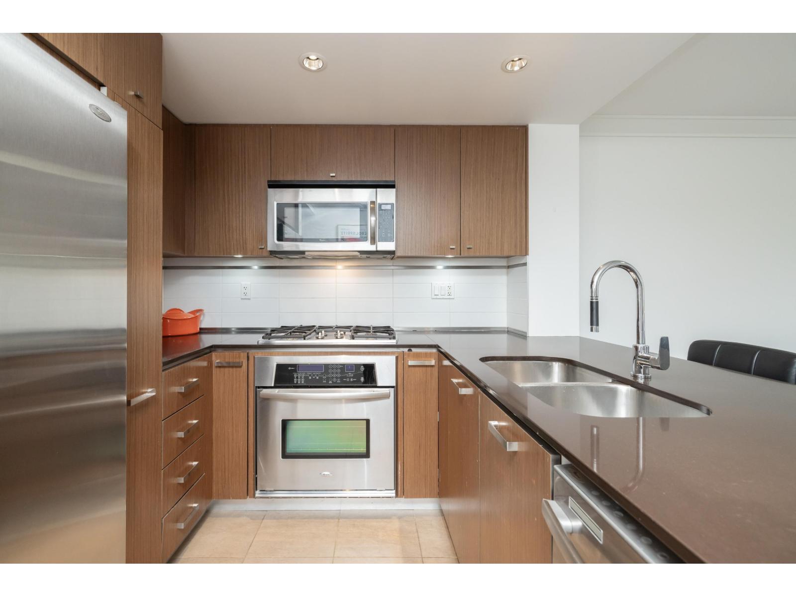 207 2940 King George Boulevard, Surrey — photo 5