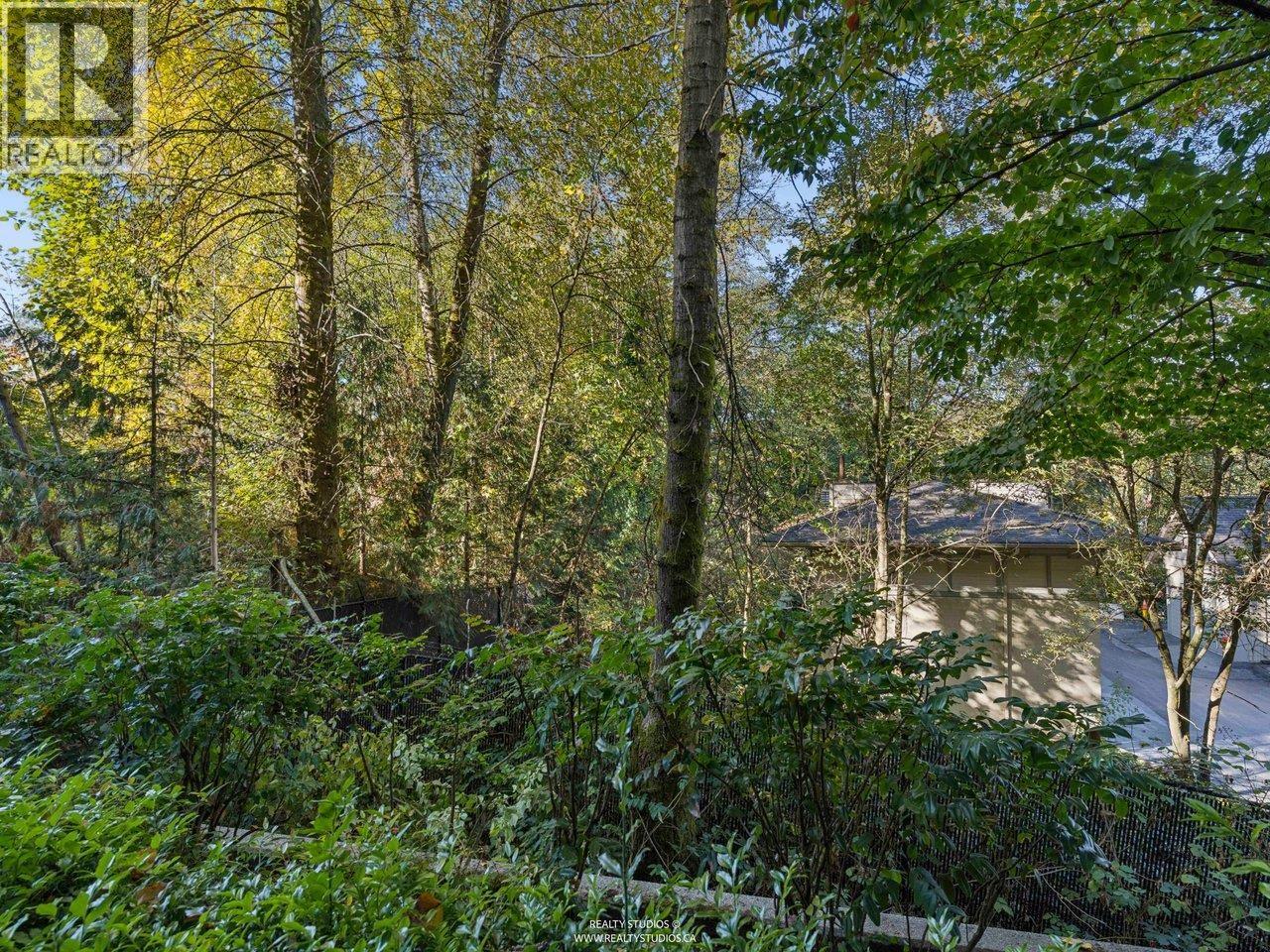 103 700 Klahanie Drive, Port Moody — photo 3
