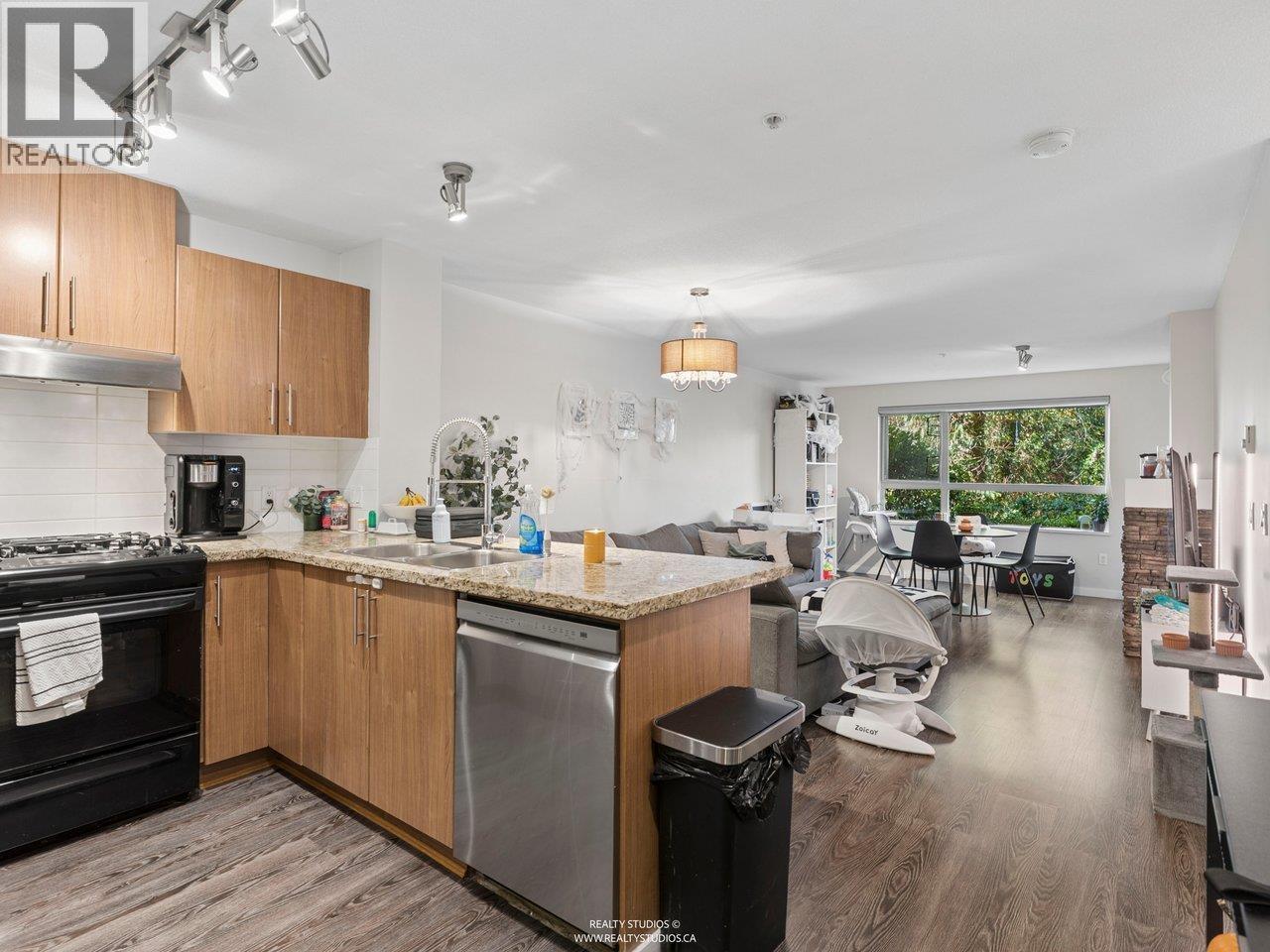 103 700 Klahanie Drive, Port Moody — photo 22