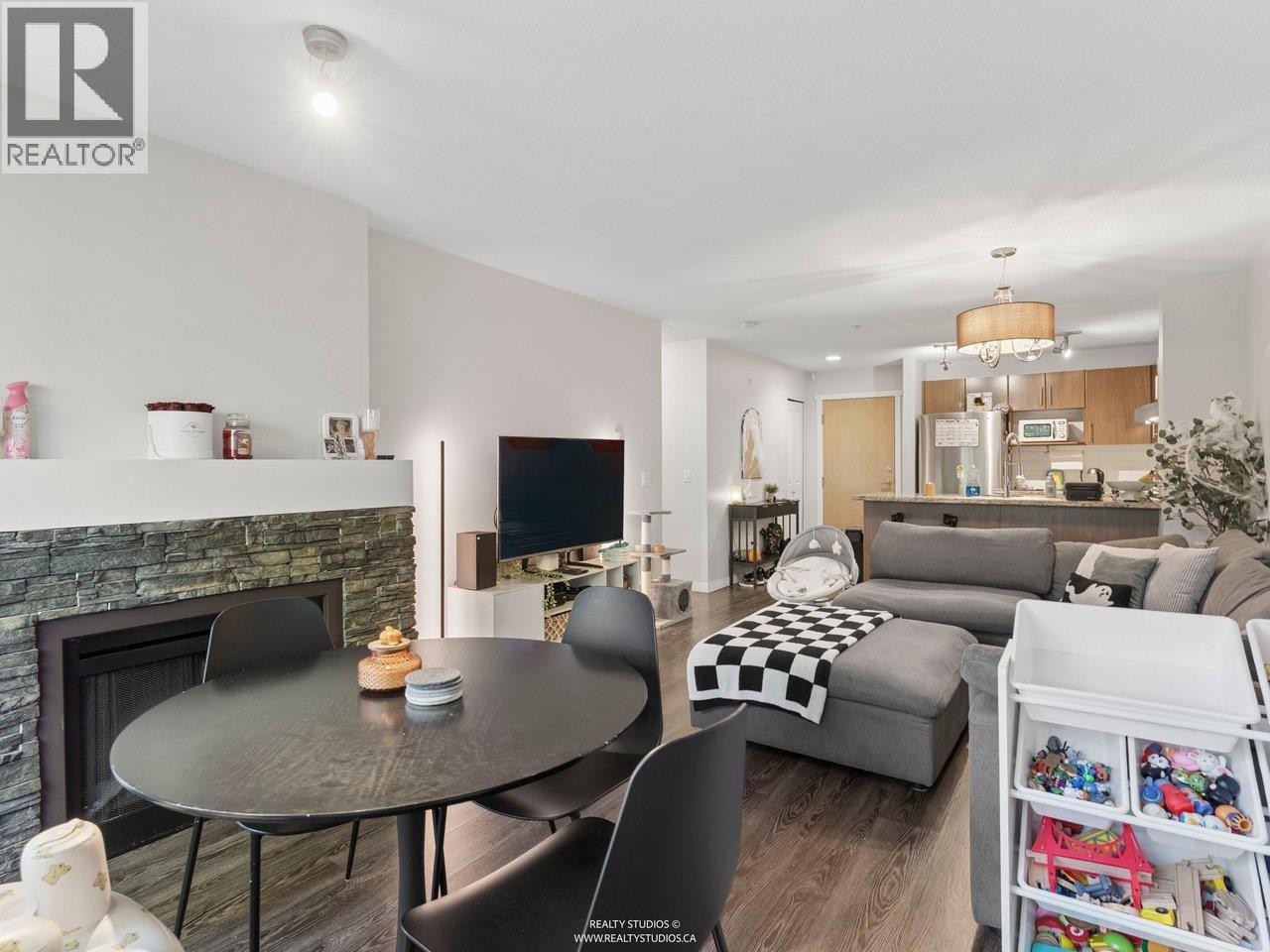 103 700 Klahanie Drive, Port Moody — photo 15