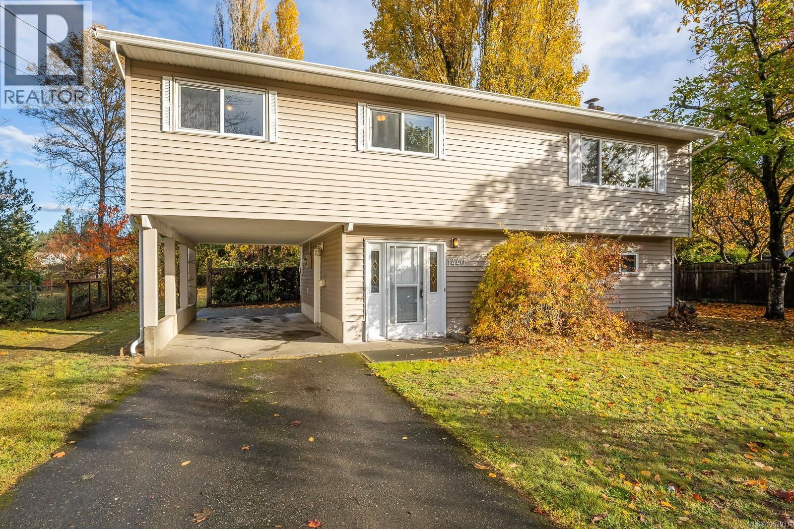 1440 Dogwood Ave - 28