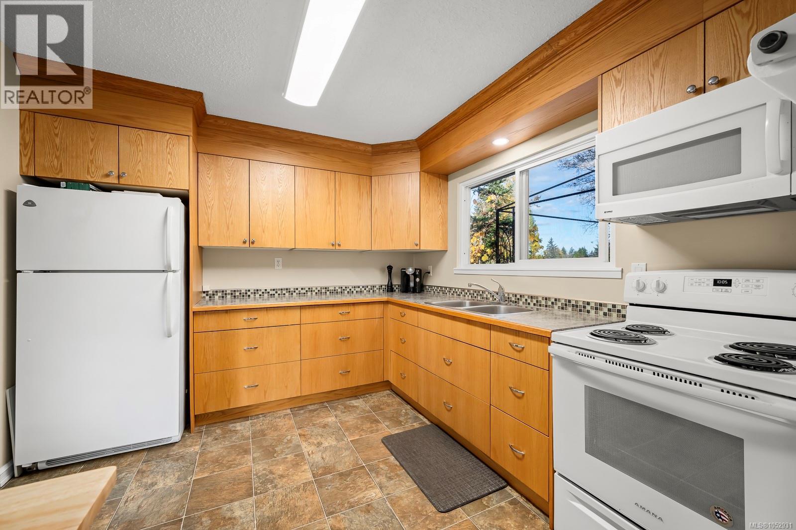 1440 Dogwood Ave - 58