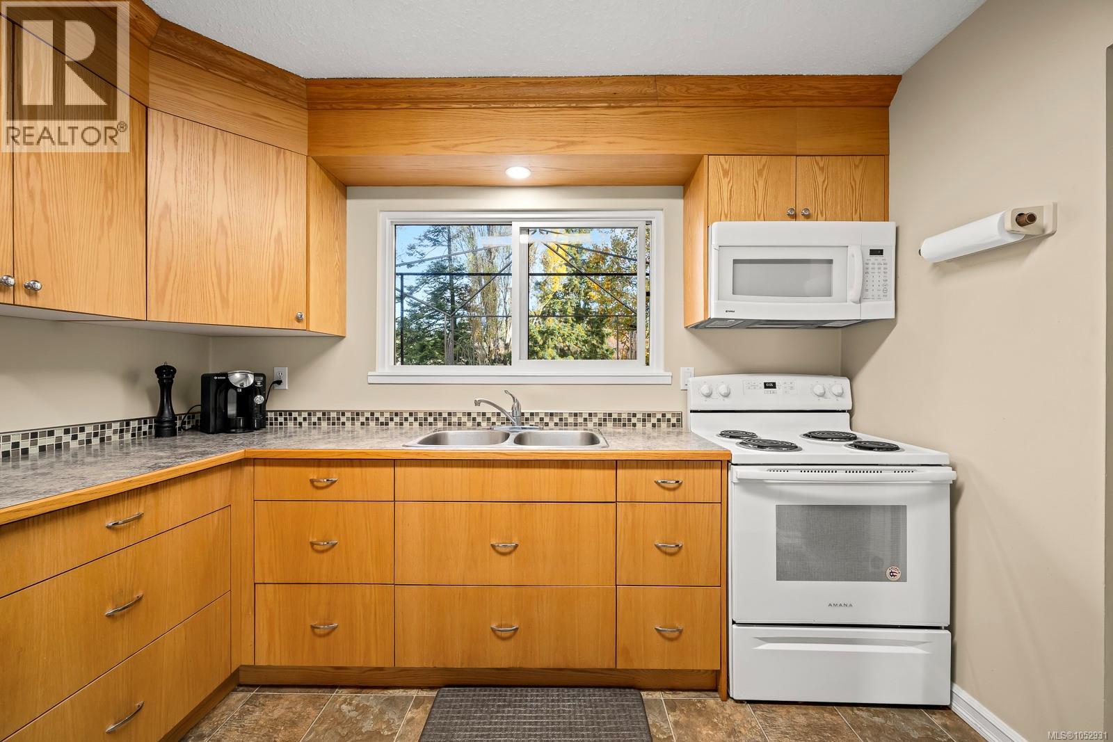 1440 Dogwood Ave - 60