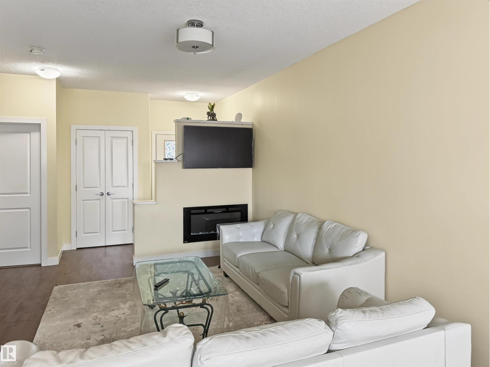 9108 Cooper CR SW, Edmonton — photo 9