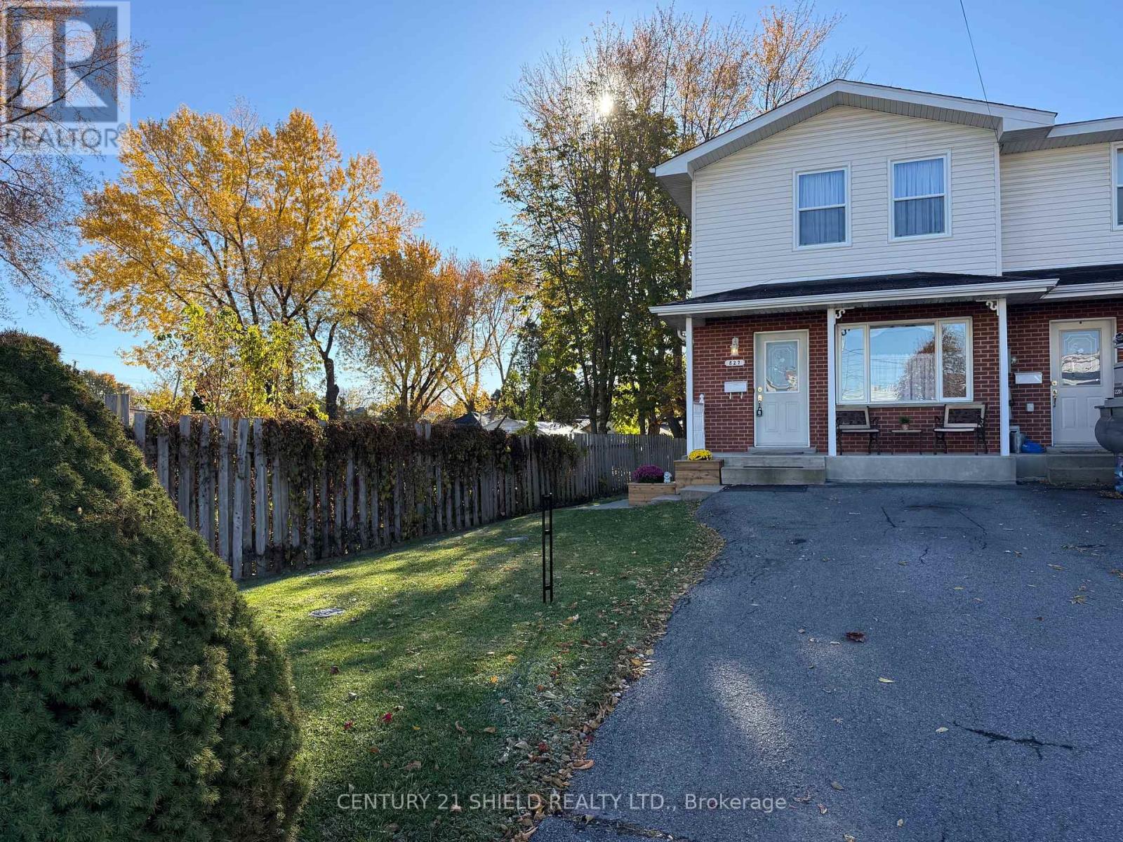 827 ALEXANDER AVENUE, Cornwall — photo 2
