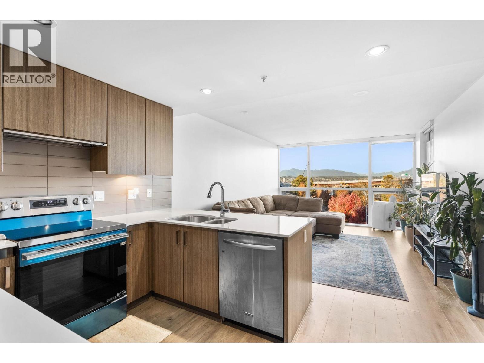 602 125 Columbia Street, New Westminster — photo 3