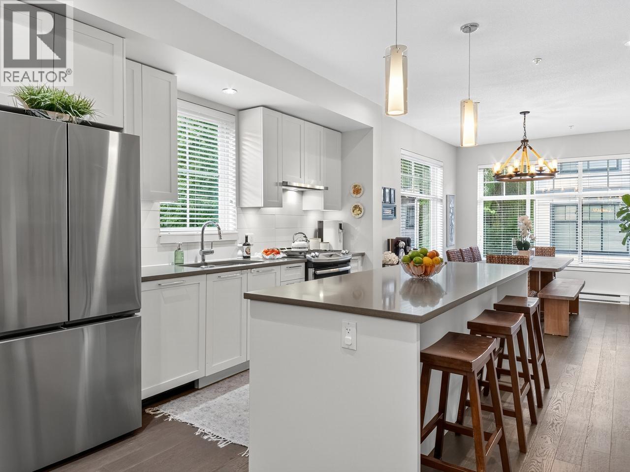 6 5068 Savile Row, Burnaby — photo 5