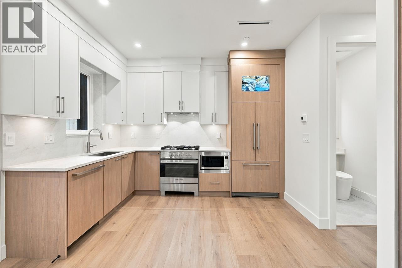 2 3018 E 19th Avenue, Vancouver — photo 13