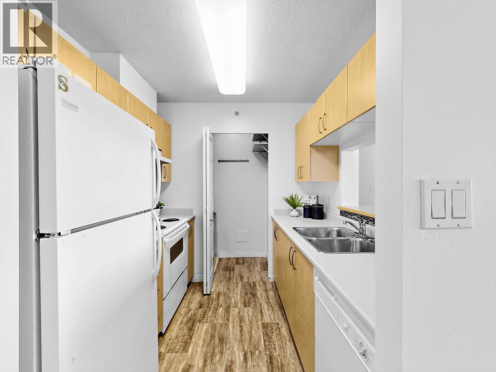 1001 3588 Crowley Drive, Vancouver — photo 18