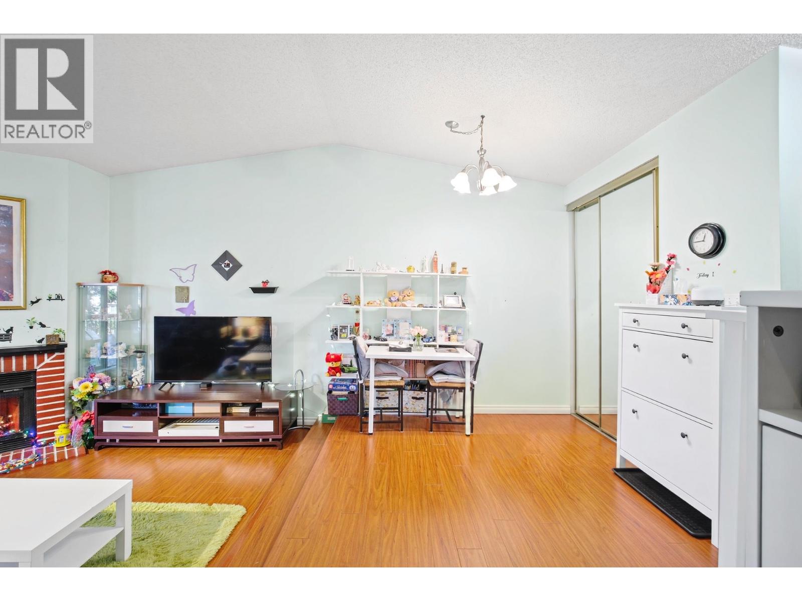 #339-8500 ACKROYD Road, Richmond