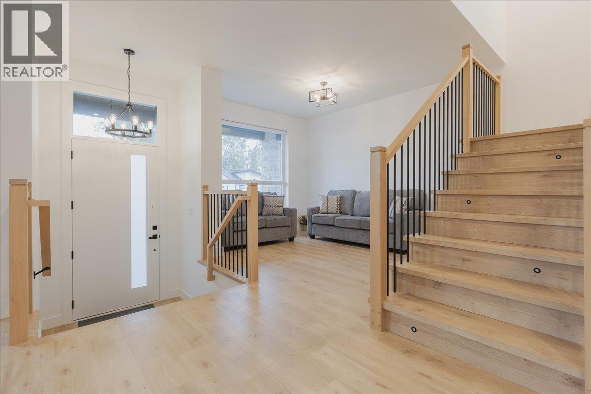 10490 Mcveety Street, Maple Ridge — photo 4