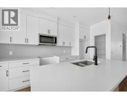 4pc Bathroom - 170 Starling Boulevard Nw, Calgary, AB T3P3E1 Photo 14