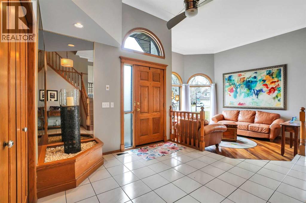 53 Santana Manor NW, Calgary — photo 6