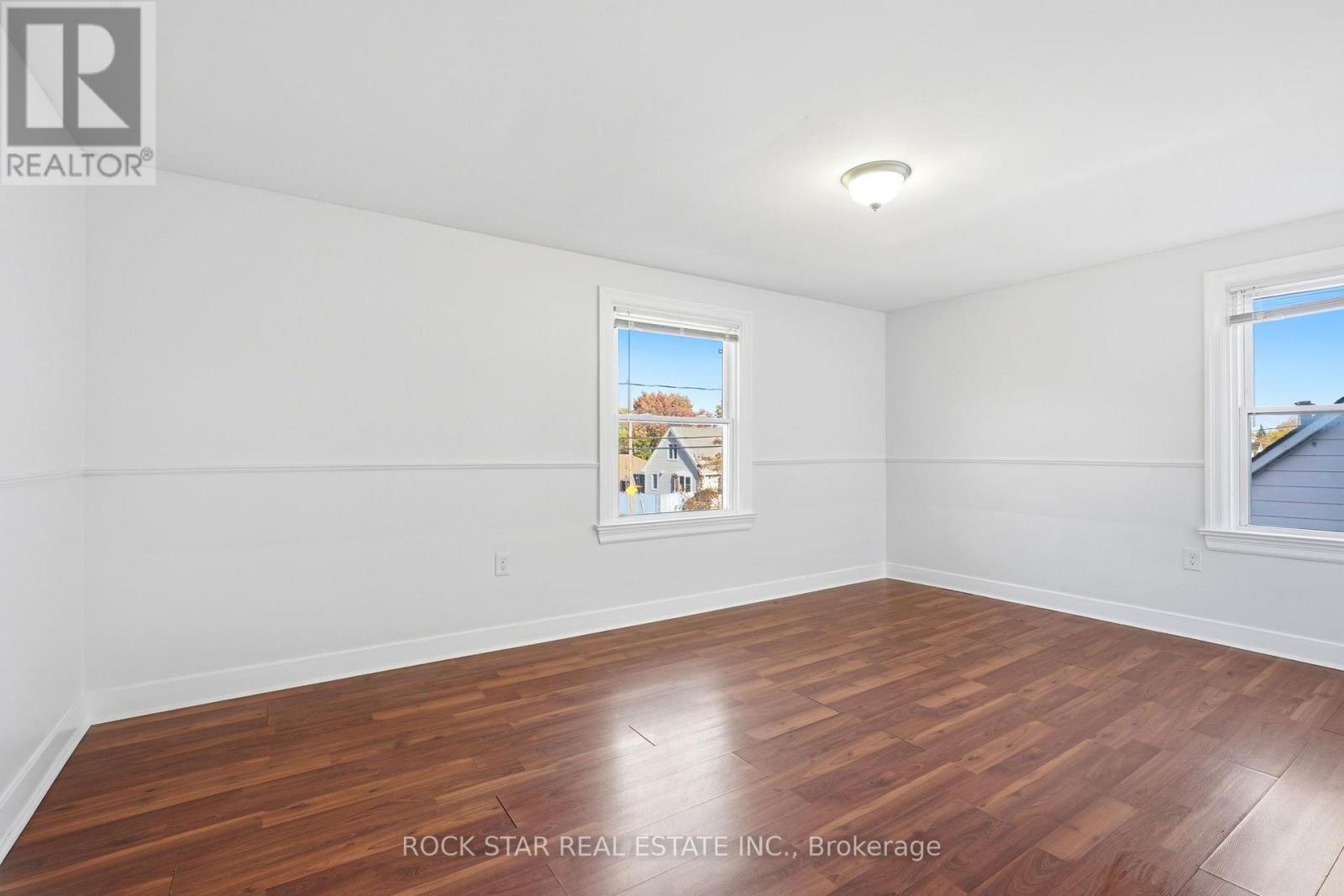 28 GROVE Street, St. Catharines, ON photo 19