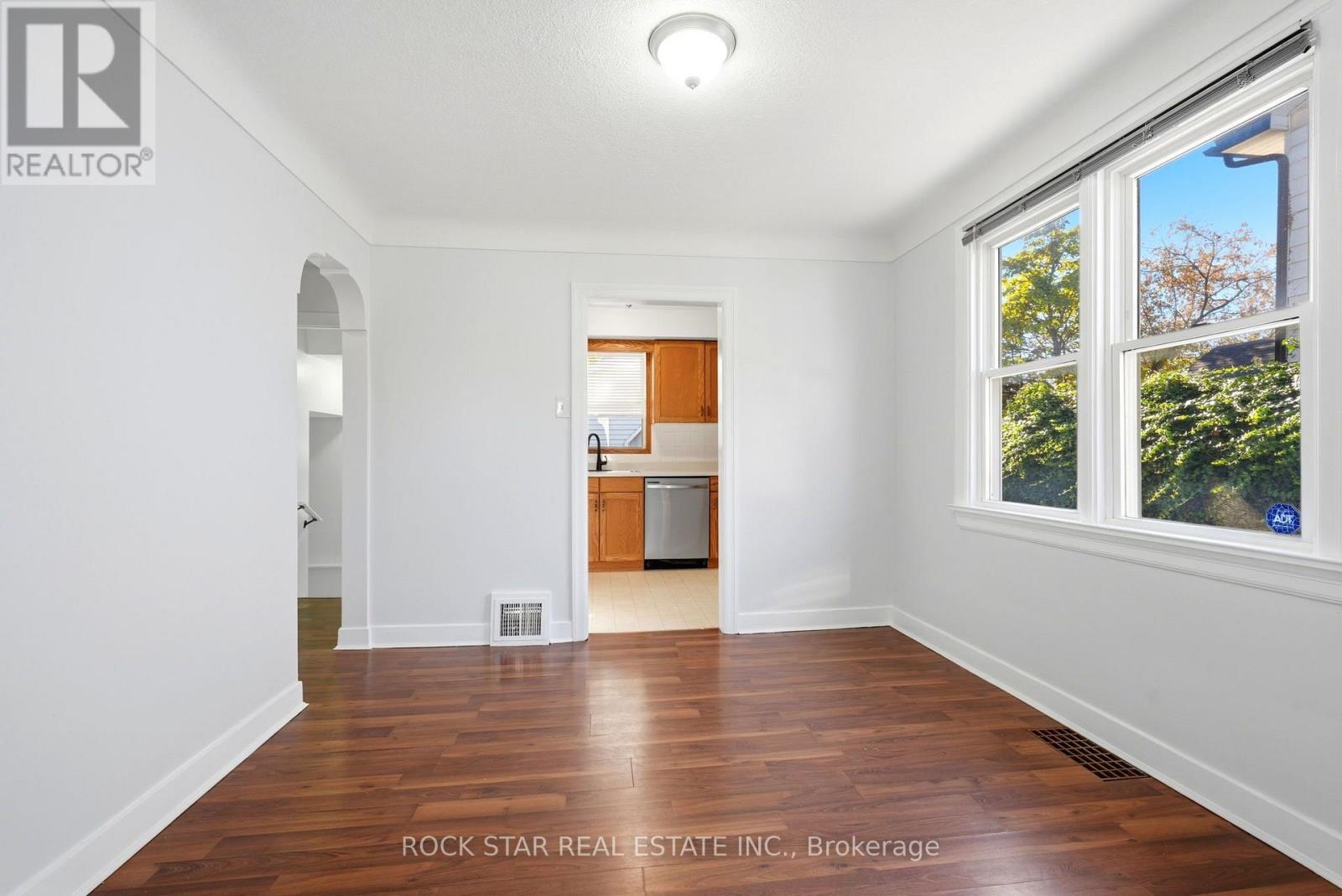 28 GROVE Street, St. Catharines, ON photo 10