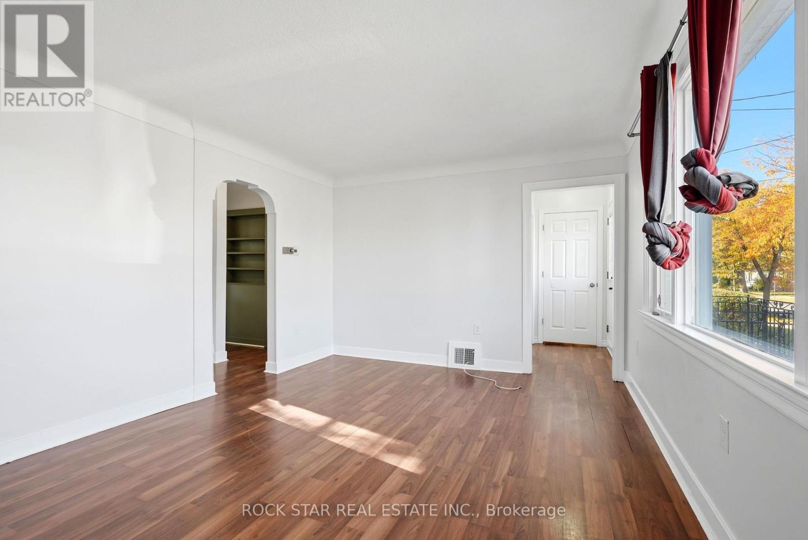 28 GROVE Street, St. Catharines, ON photo 7