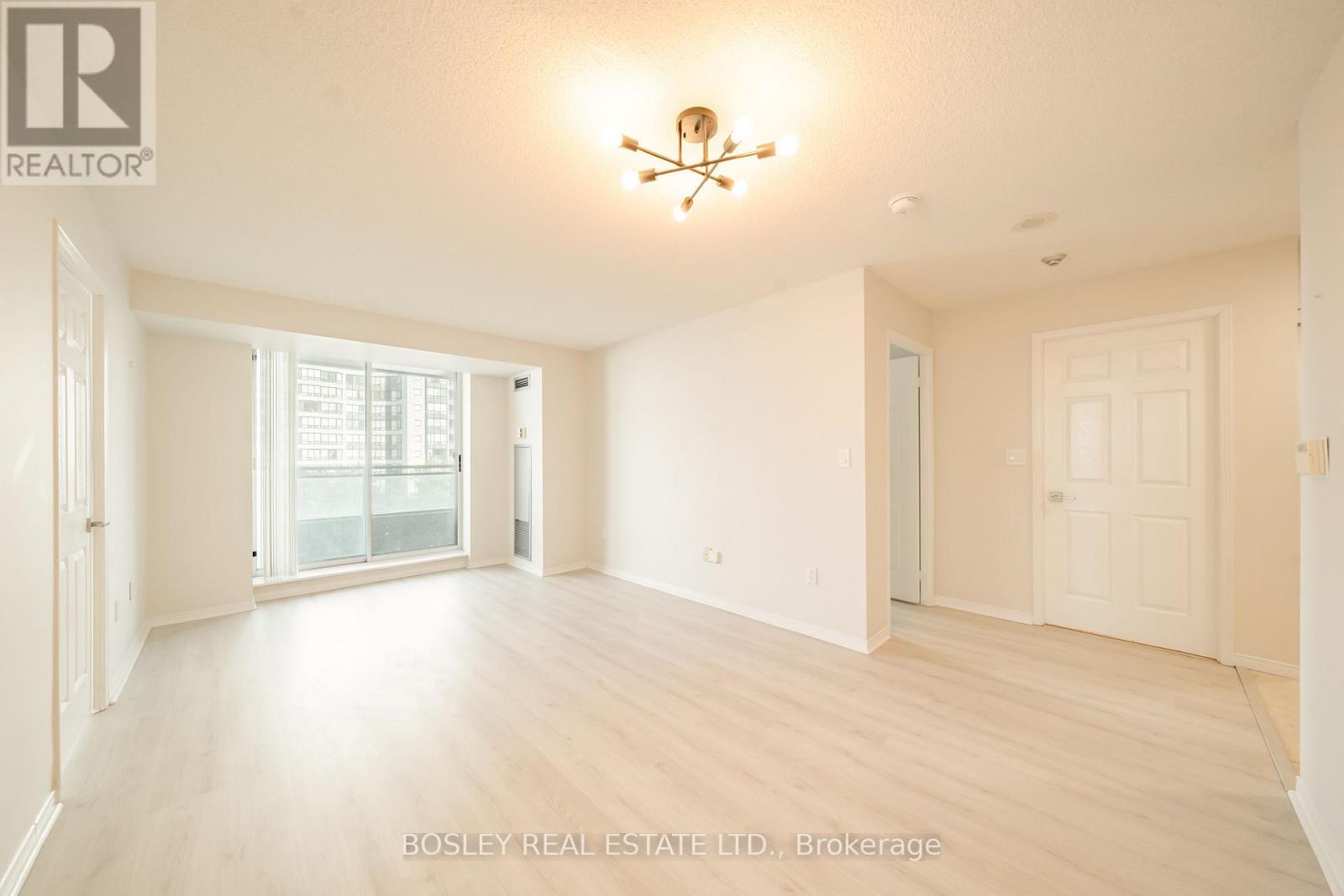 Photo of 502 - 1 PEMBERTON AVENUE