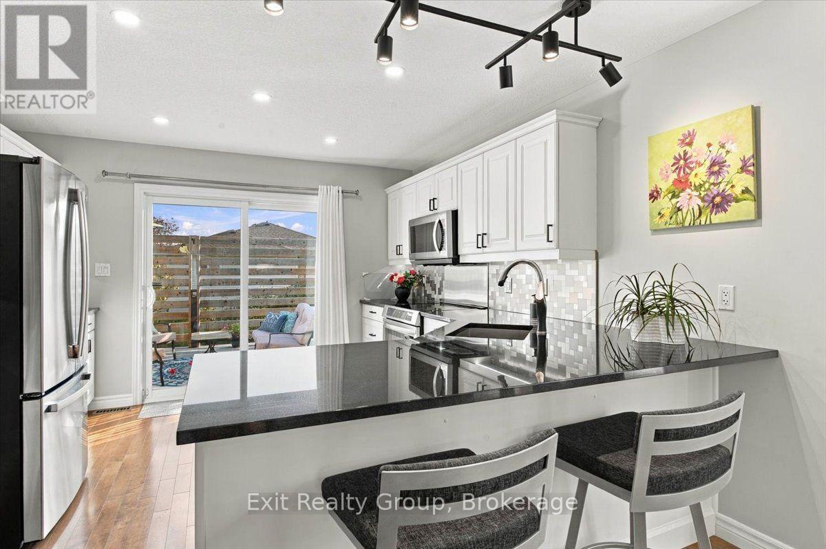 86 Sandbanks Court, Prince Edward County, ON photo 15