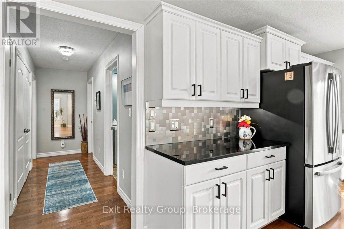 86 Sandbanks Court, Prince Edward County, ON photo 16