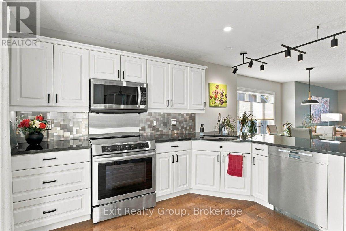 86 Sandbanks Court, Prince Edward County, ON photo 17