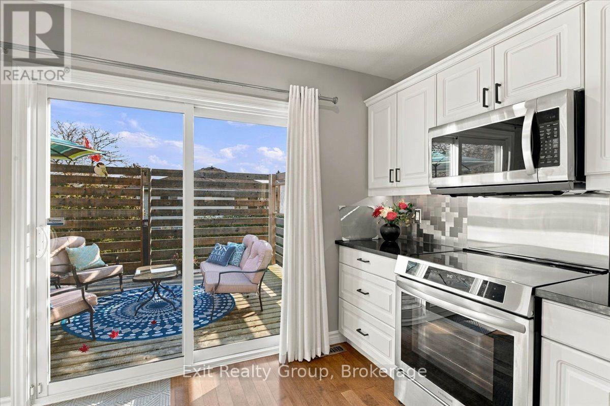 86 Sandbanks Court, Prince Edward County, ON photo 18