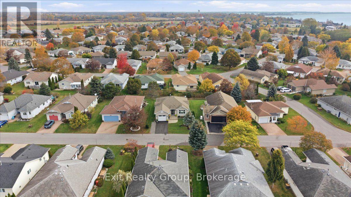 86 Sandbanks Court, Prince Edward County, ON photo 2