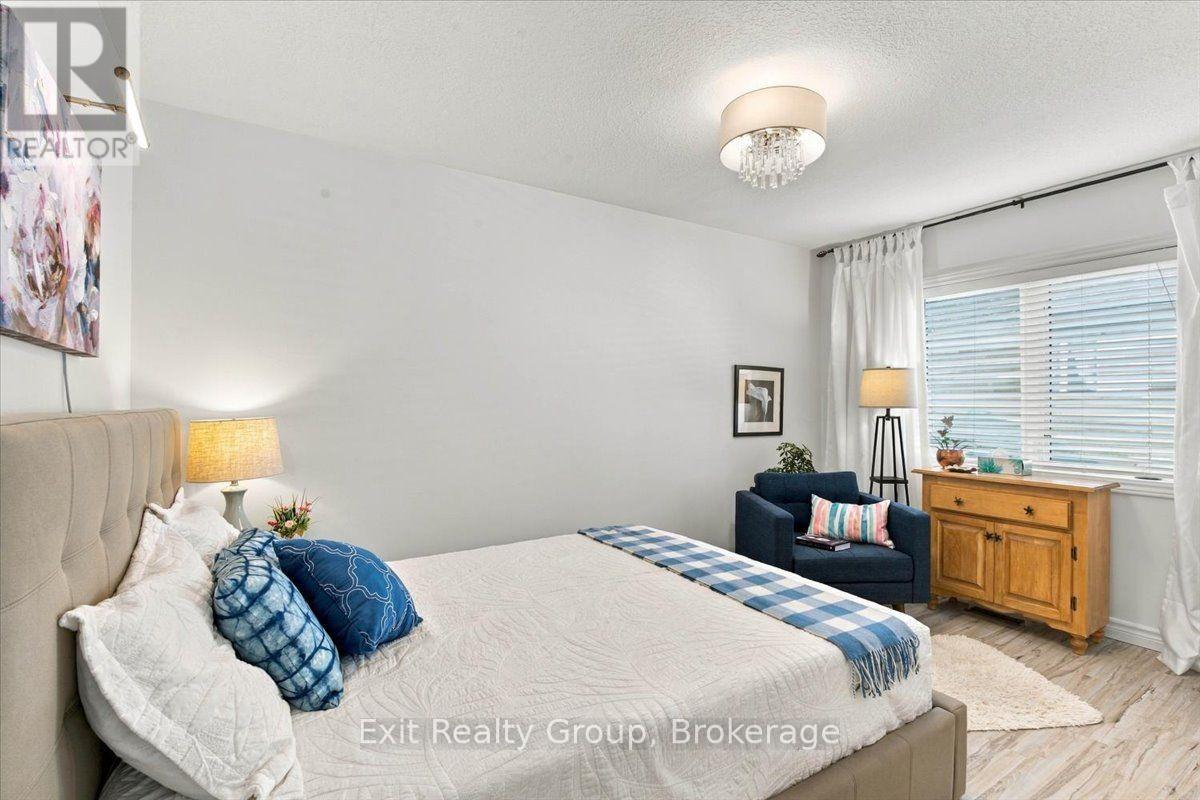 86 Sandbanks Court, Prince Edward County, ON photo 23