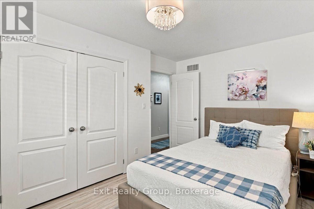 86 Sandbanks Court, Prince Edward County, ON photo 24