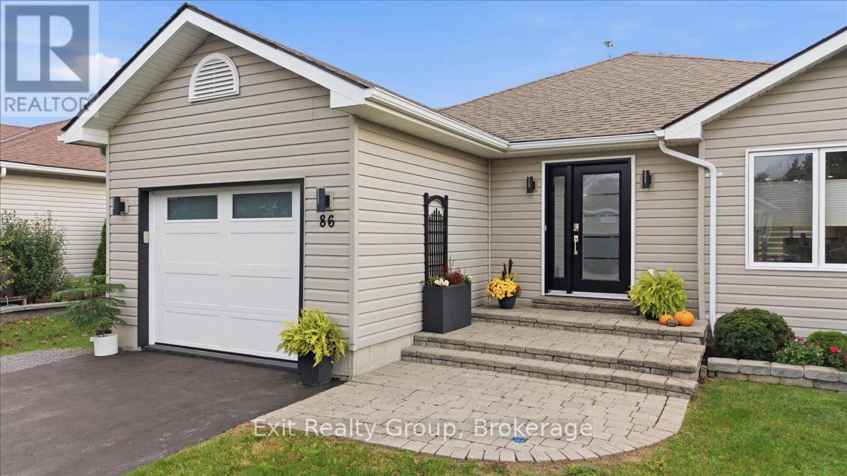 86 Sandbanks Court, Prince Edward County, ON photo 3