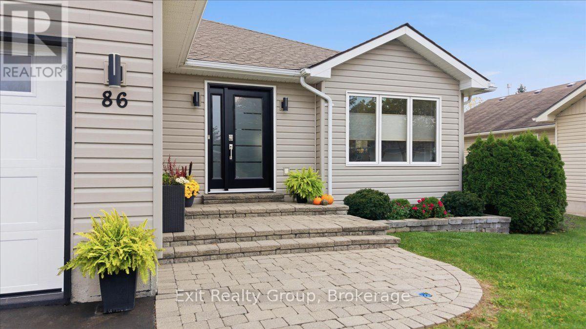 86 Sandbanks Court, Prince Edward County, ON photo 4