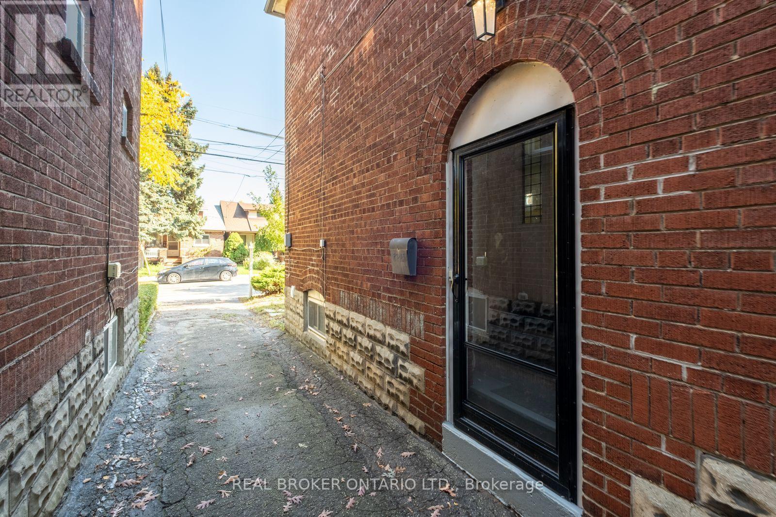 100 Oak Park Avenue, Toronto, ON photo 45