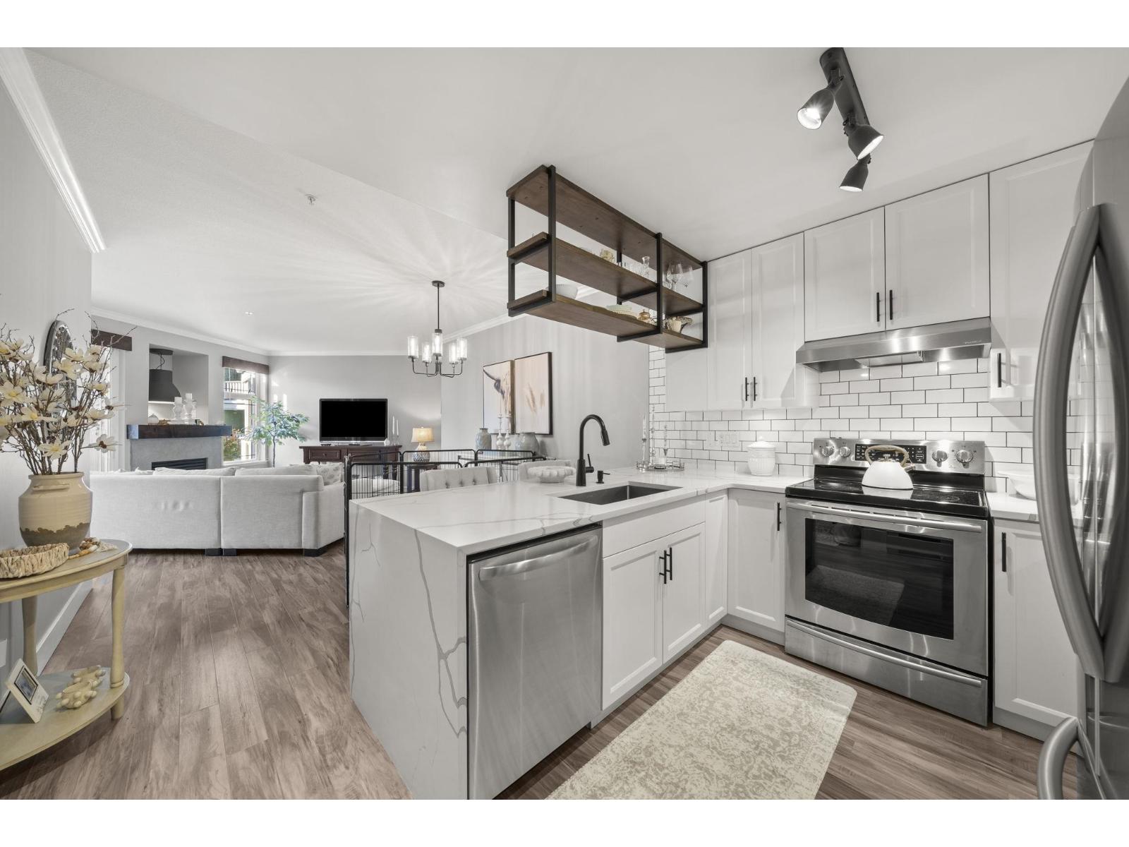 308 15368 16A Avenue, Surrey — photo 3