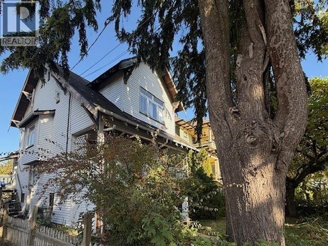 1017 Hamilton Street, New Westminster — photo 4