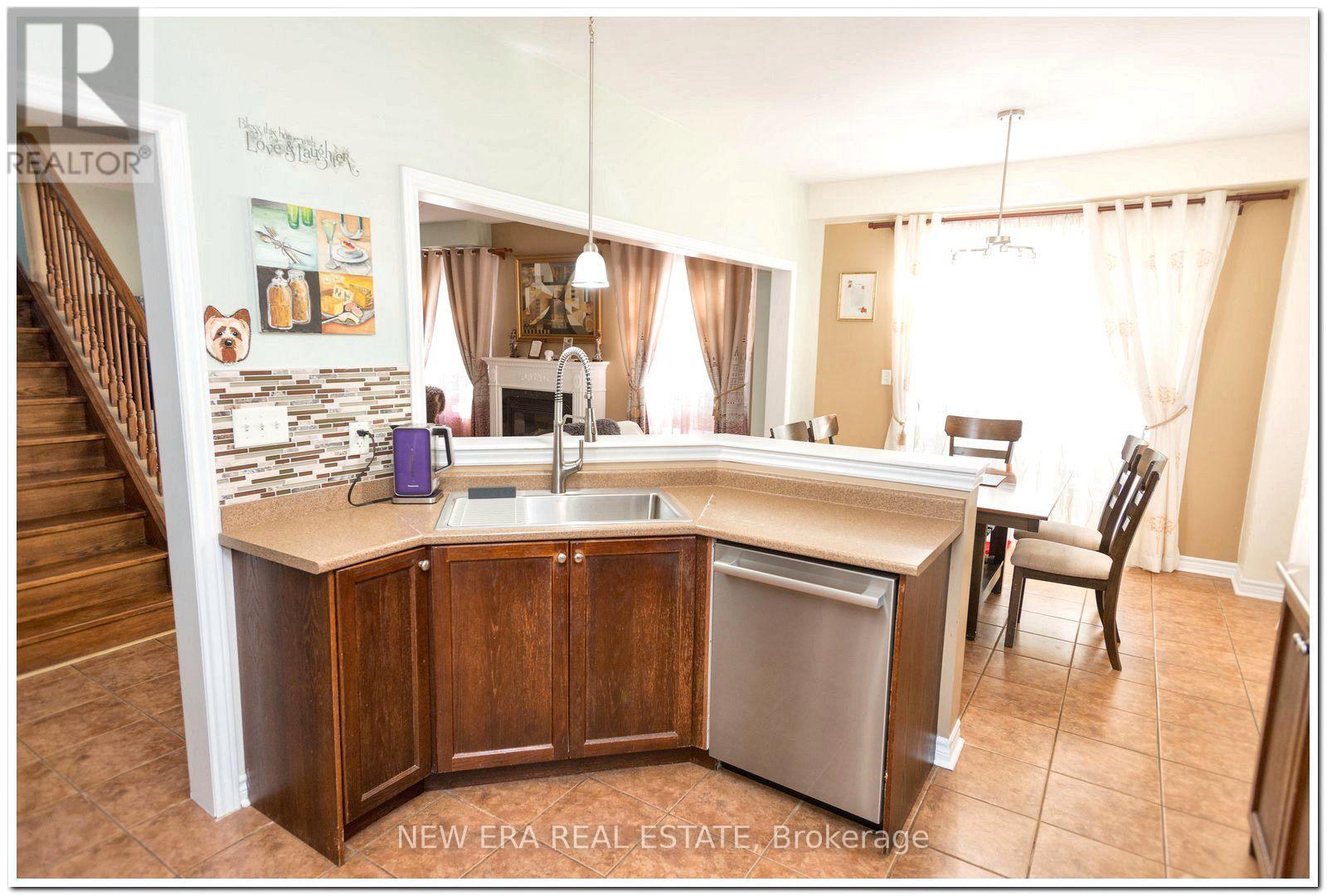 19 The Queensway, Barrie photo 10