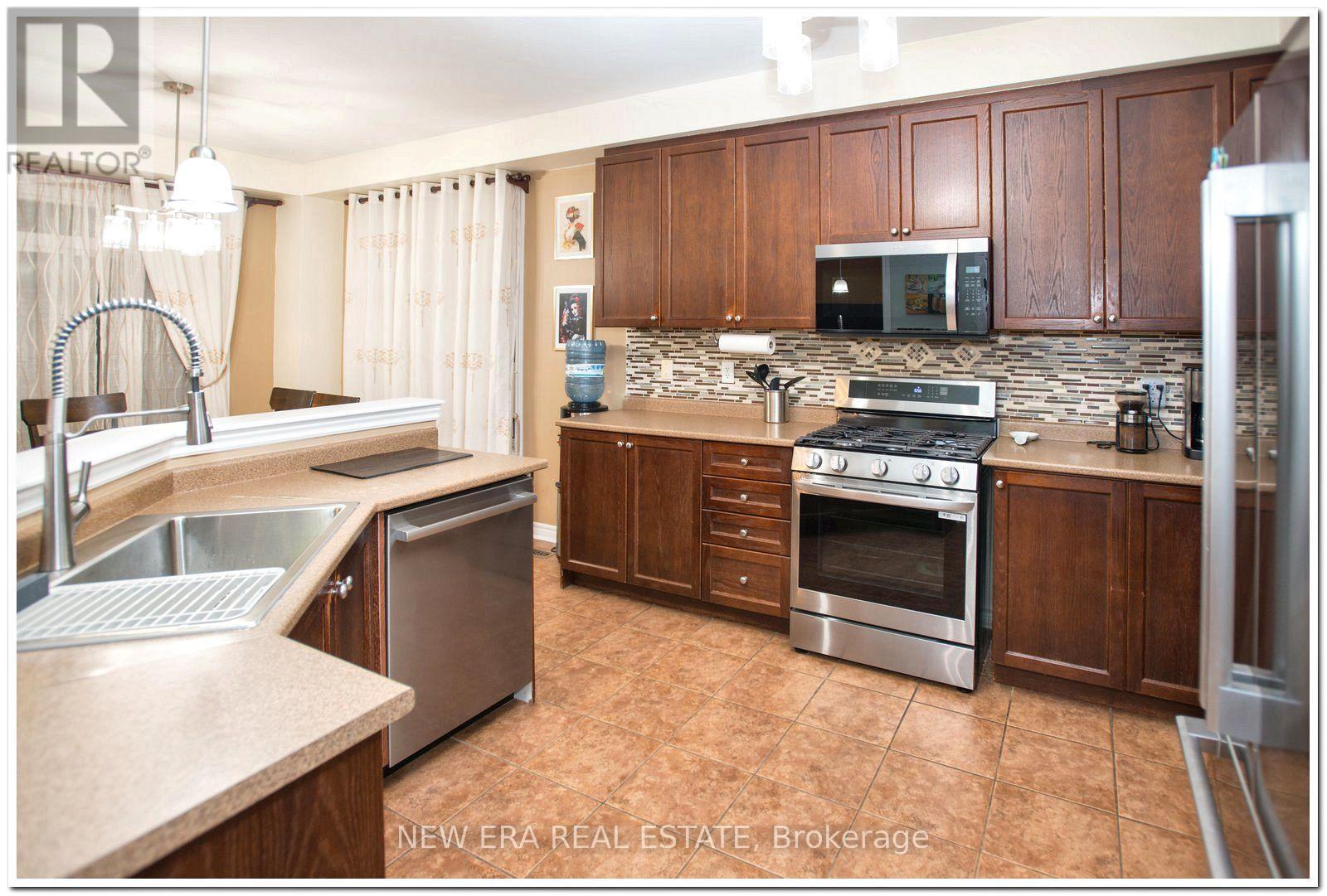 19 The Queensway, Barrie photo 11