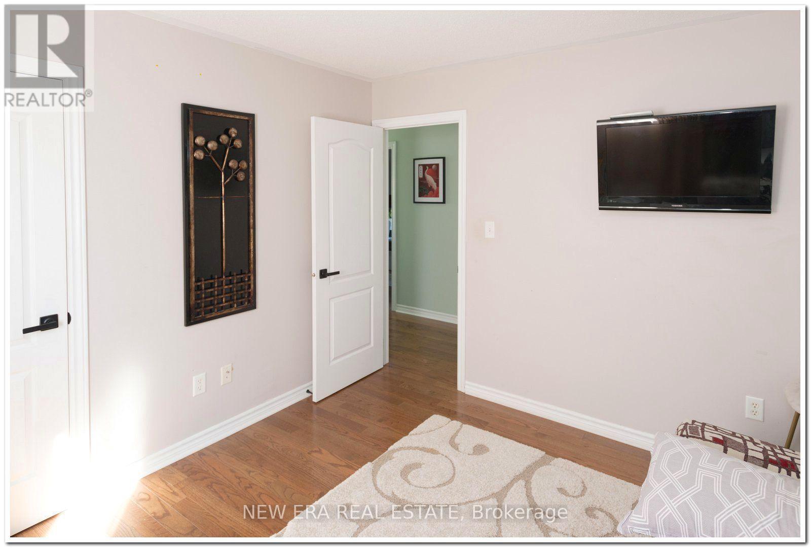19 The Queensway, Barrie photo 19