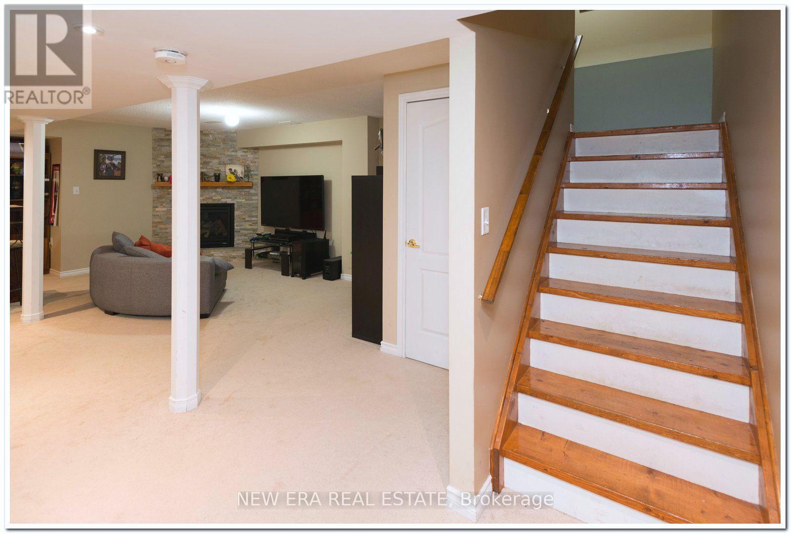 19 The Queensway, Barrie photo 24