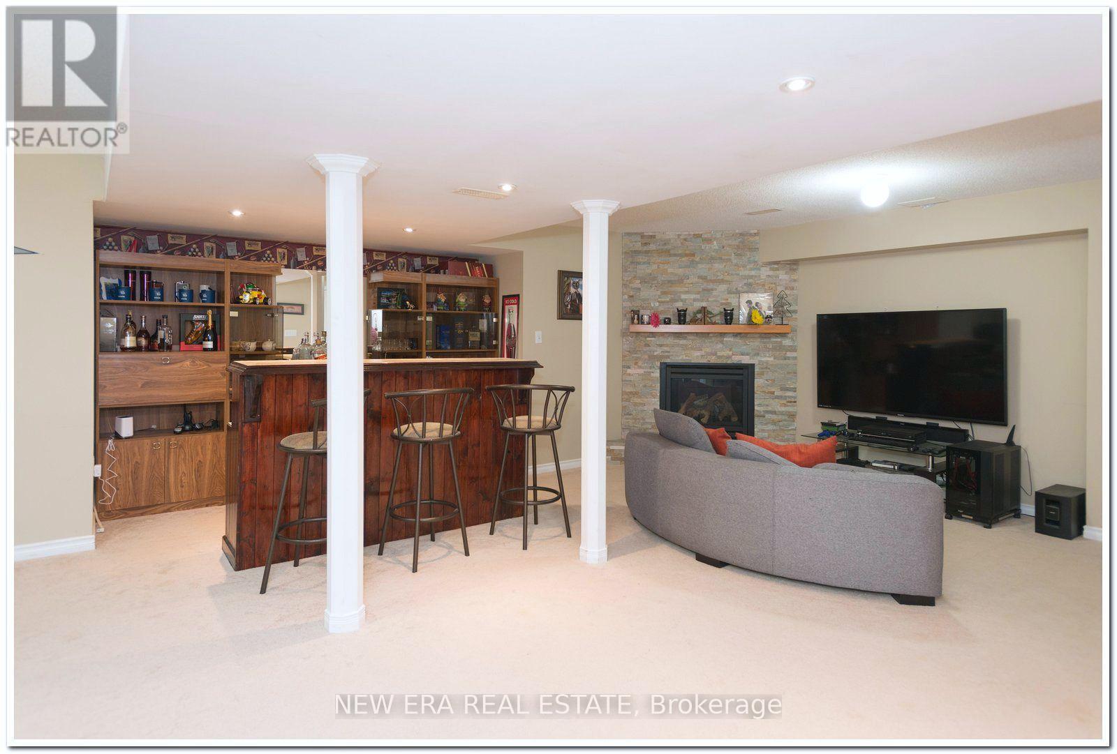 19 The Queensway, Barrie photo 25