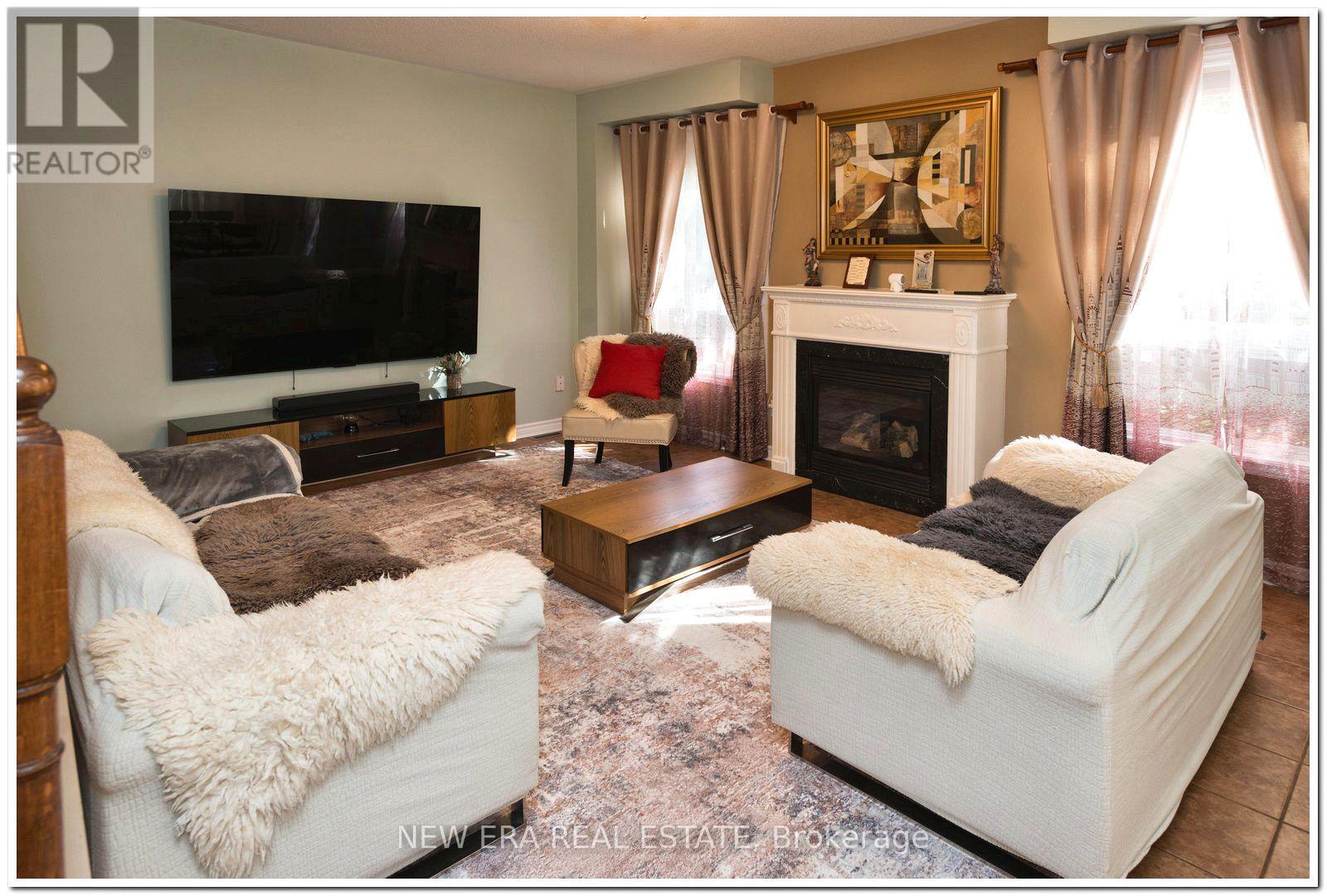 19 The Queensway, Barrie photo 4