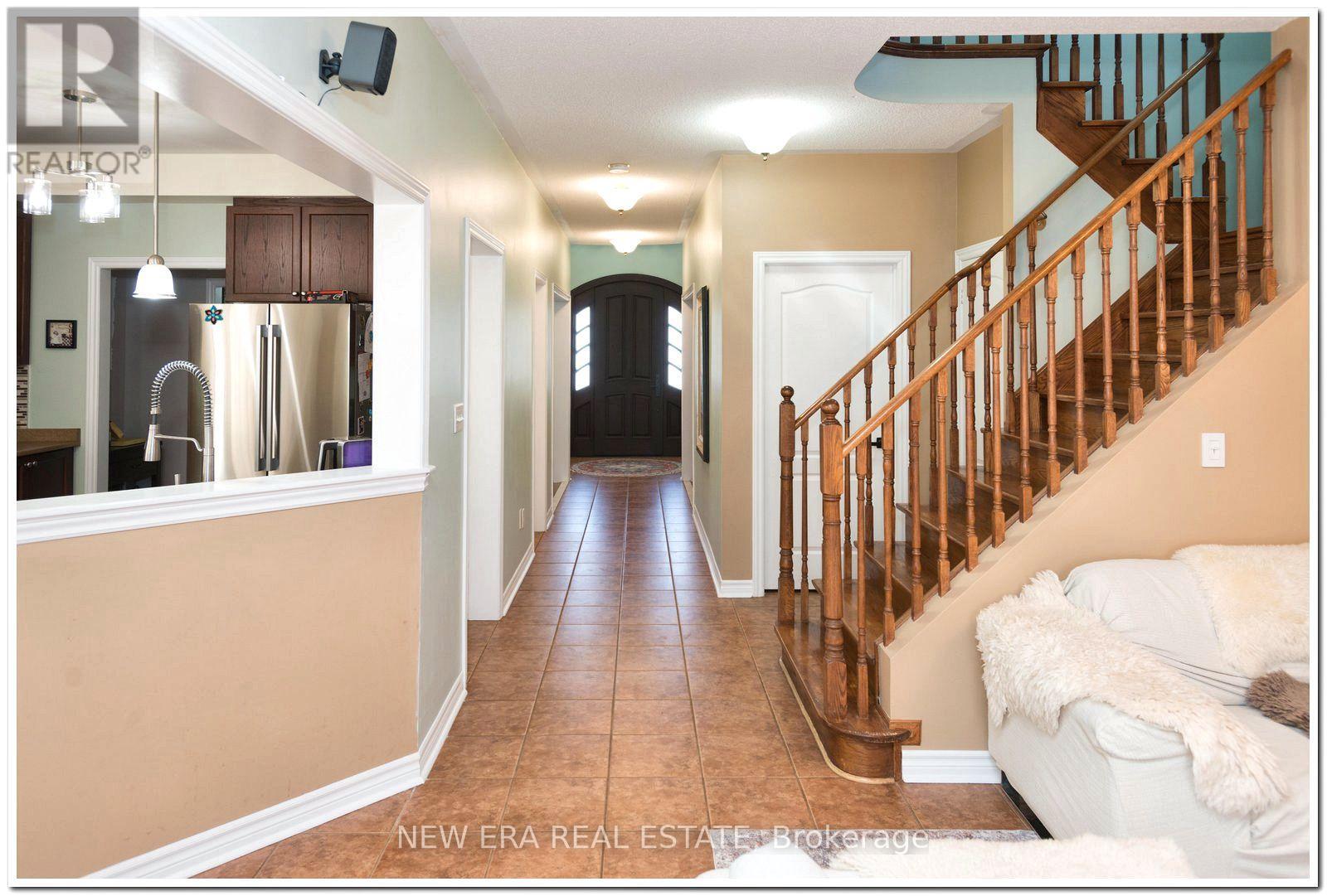 19 The Queensway, Barrie photo 7