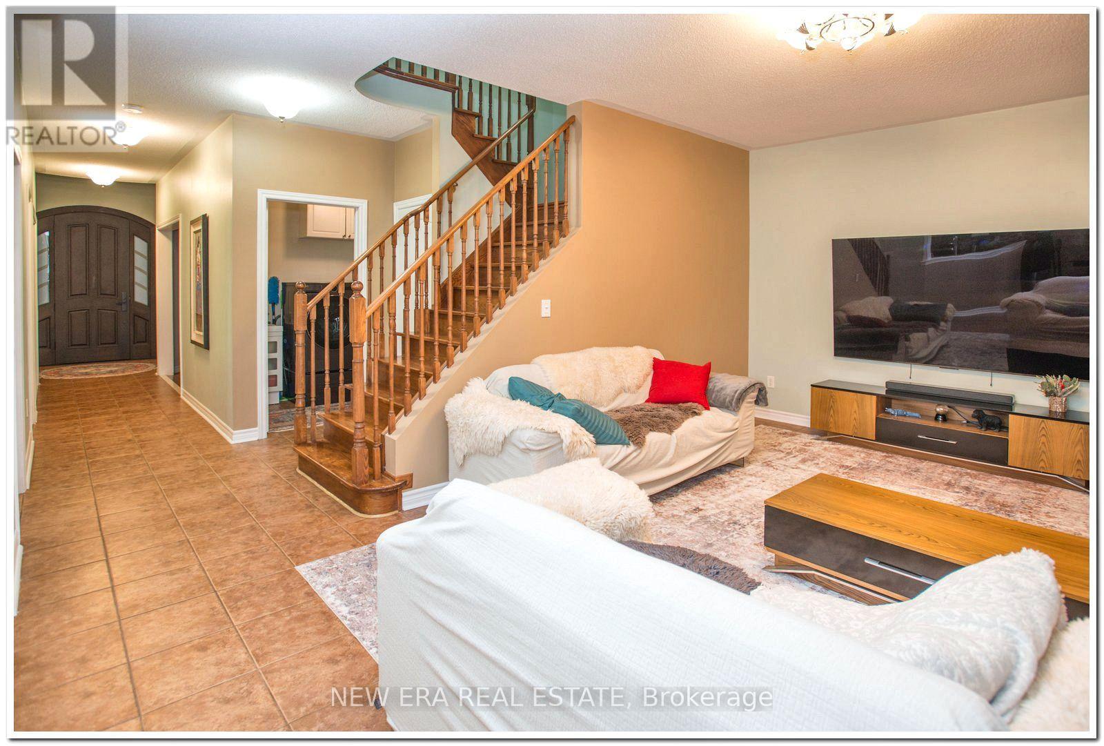 19 The Queensway, Barrie photo 8