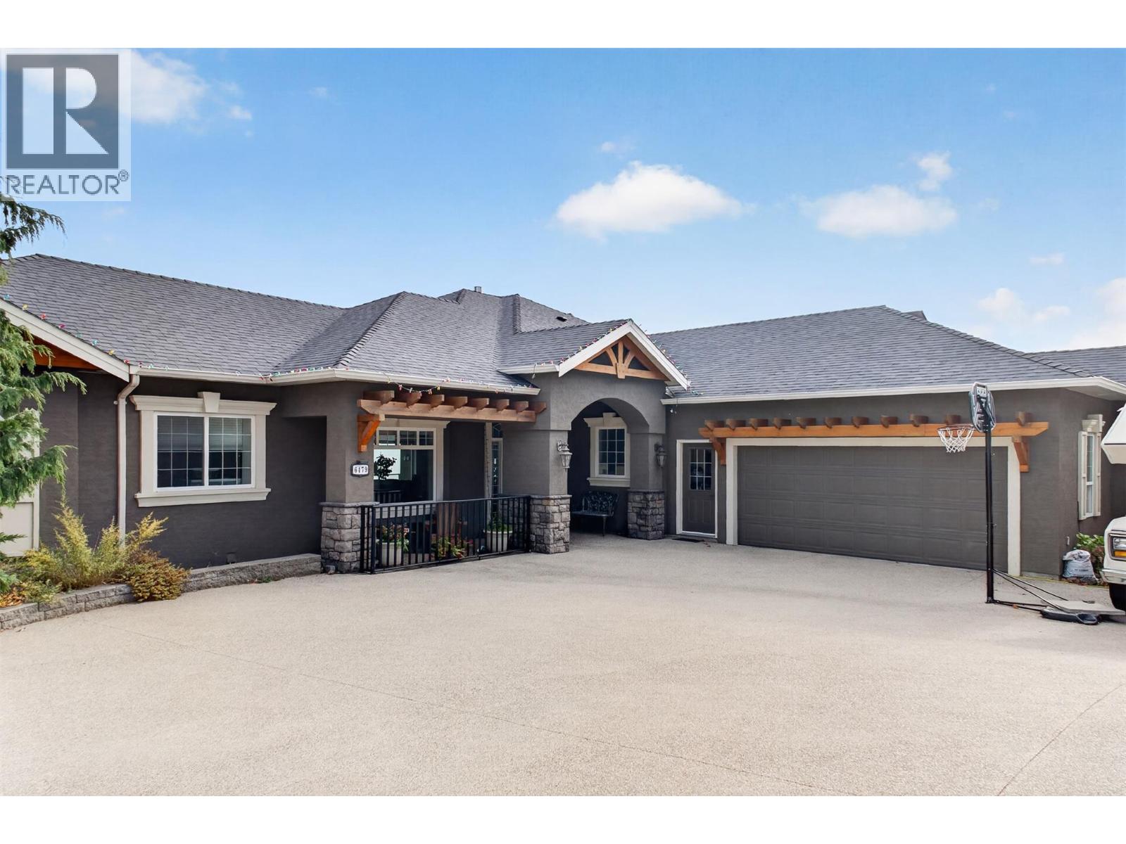  6479 Stuart Crescent South, Peachland