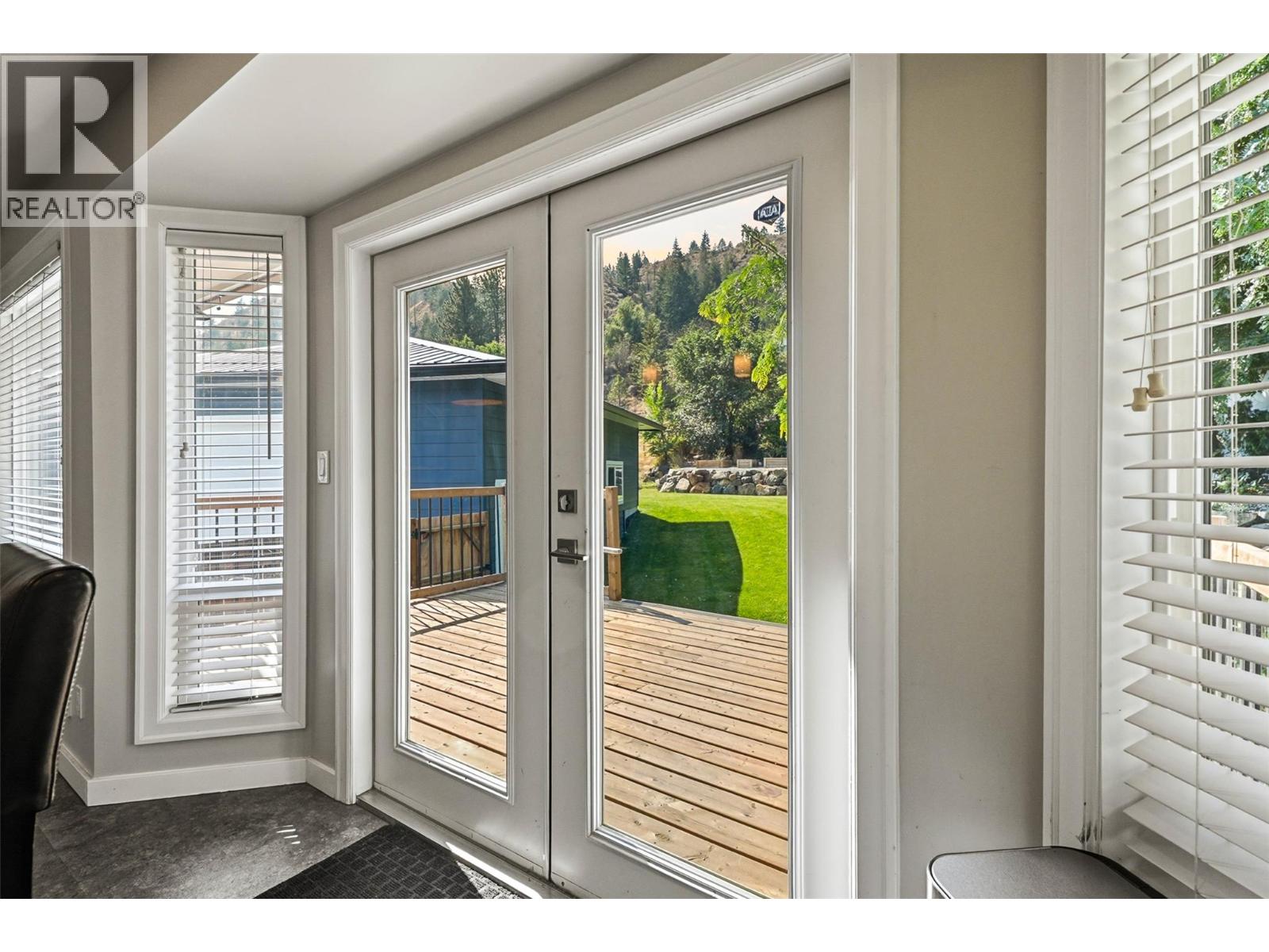 5543 DALLAS Drive - 18