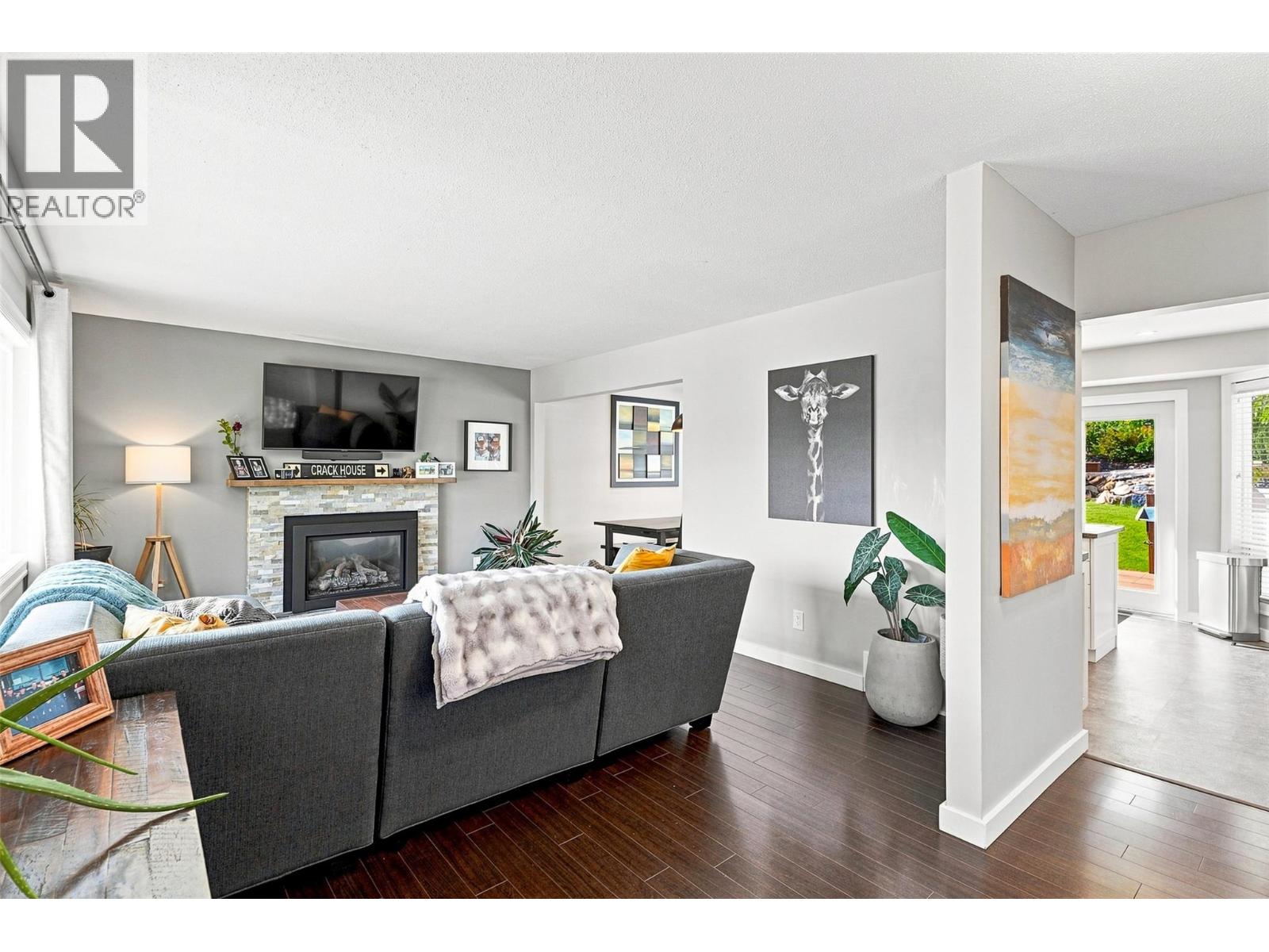 5543 DALLAS Drive - 7