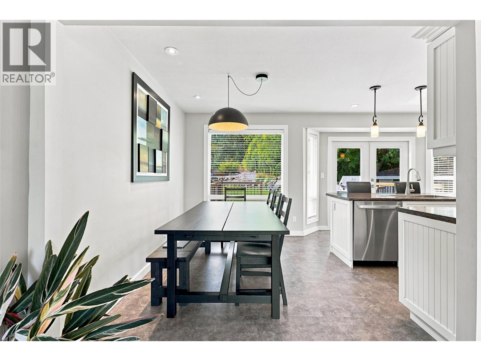 5543 DALLAS Drive - 11